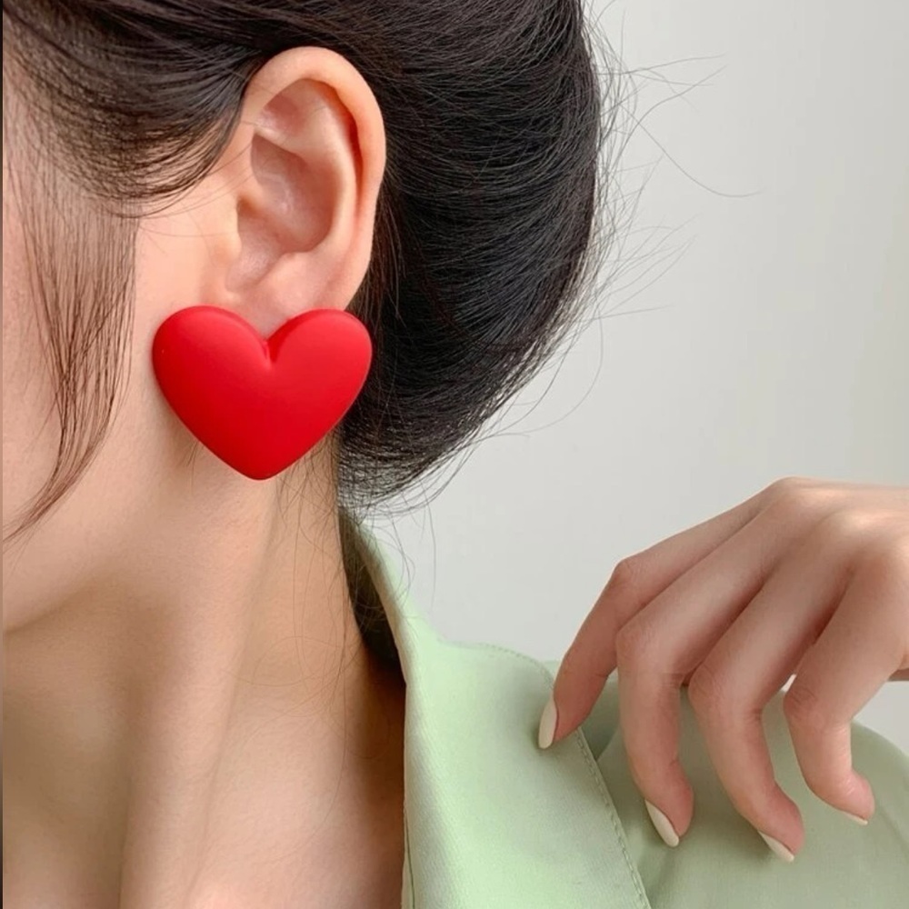 Red Heart Stud Earrings - Picture 7 of 7
